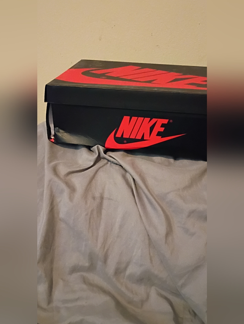 Nike Air Jordan 1 Retro High OG Red/White/Black Sneakers spider man origin story - Picture 8 of 15
